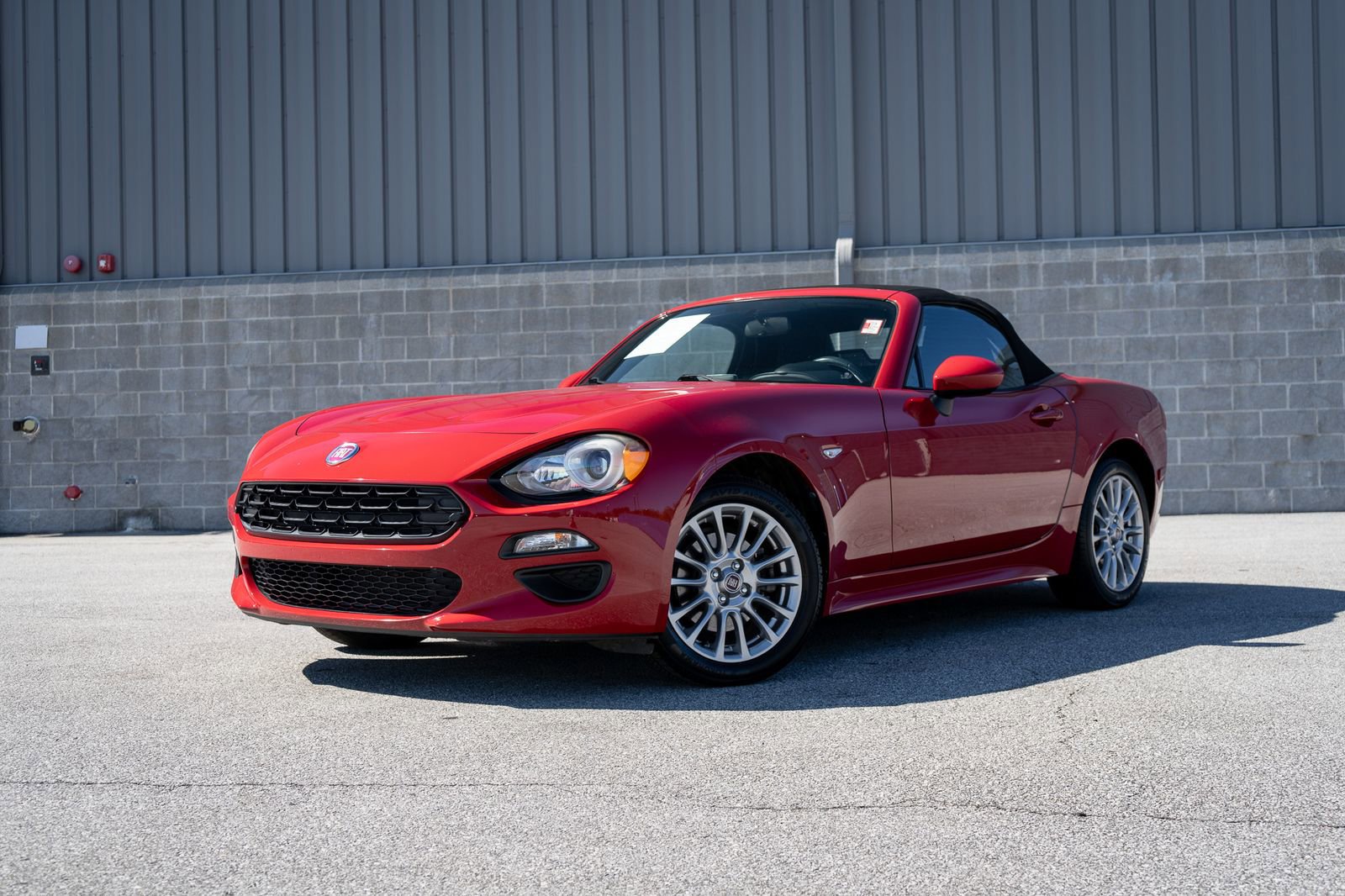 Used 2018 FIAT 124 Spider Classica w/ Technology Group