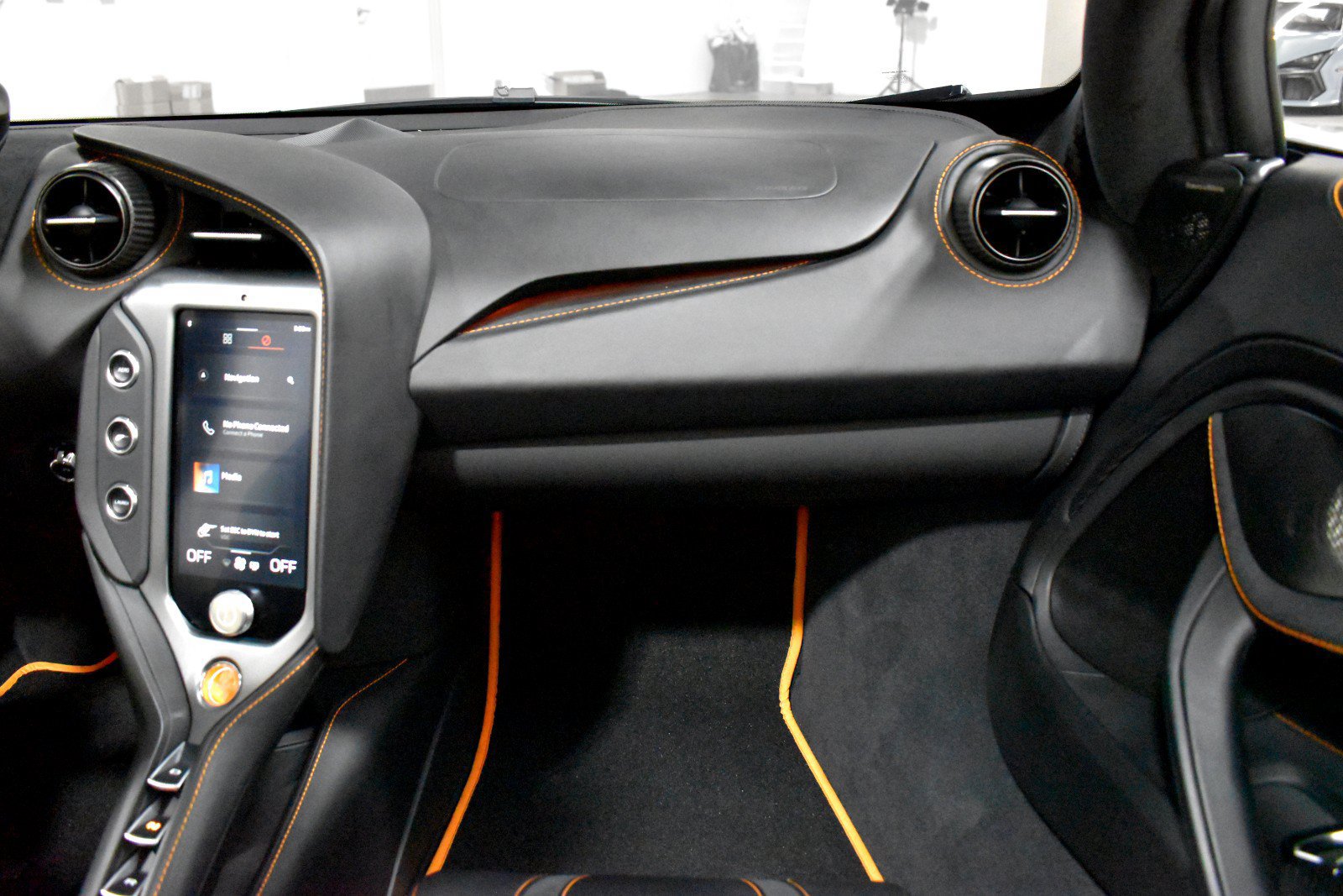 Used 2025 McLaren 750S Spider photo 25