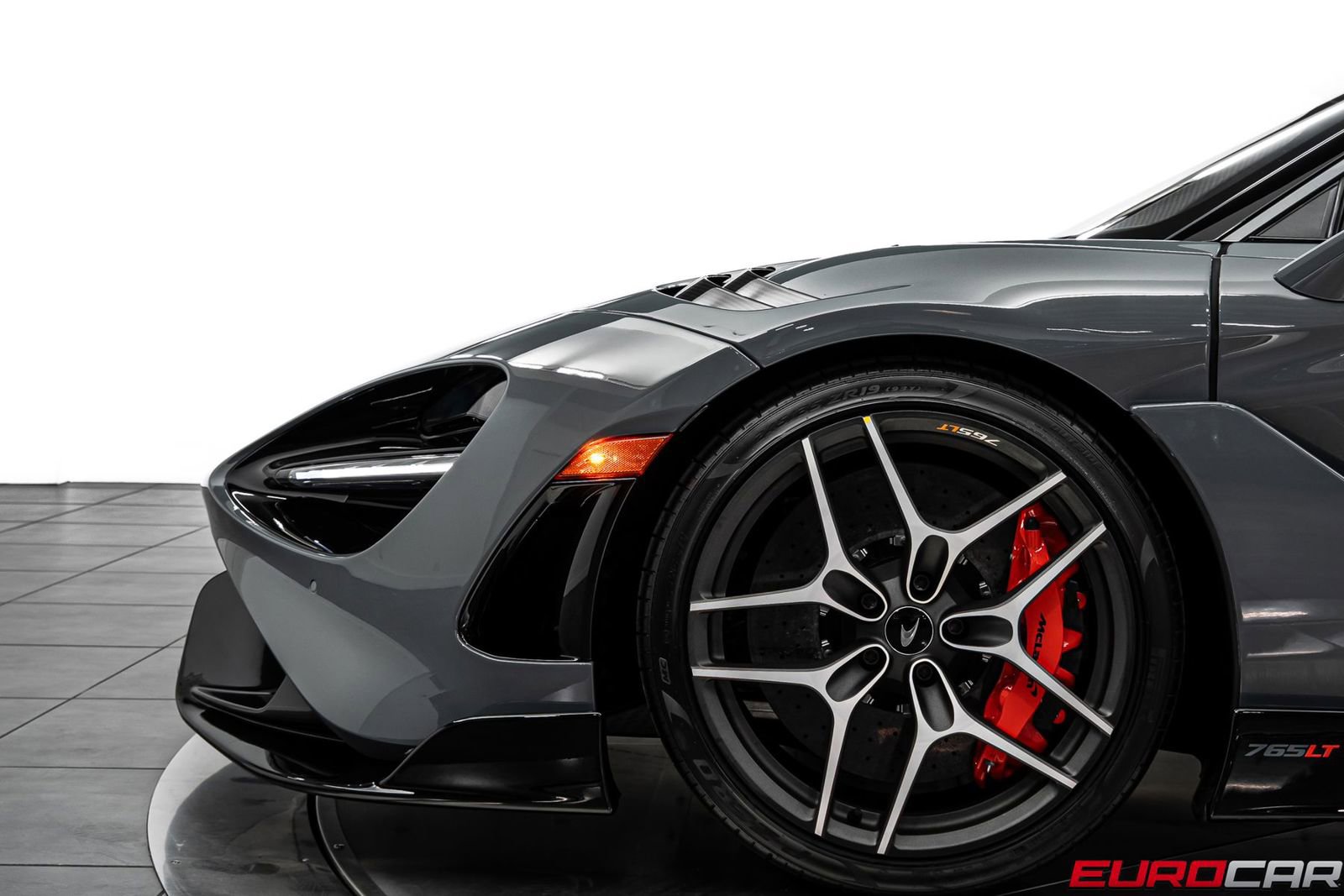 Used 2022 McLaren 765LT photo 18