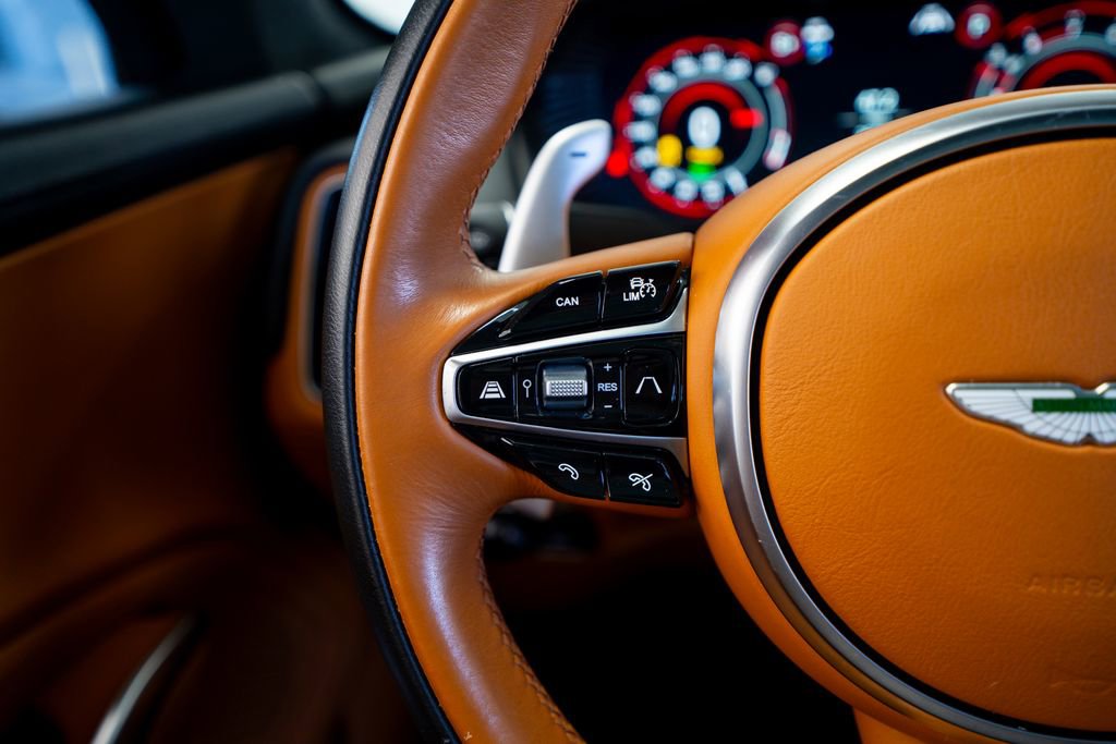 2021 Aston Martin DBX