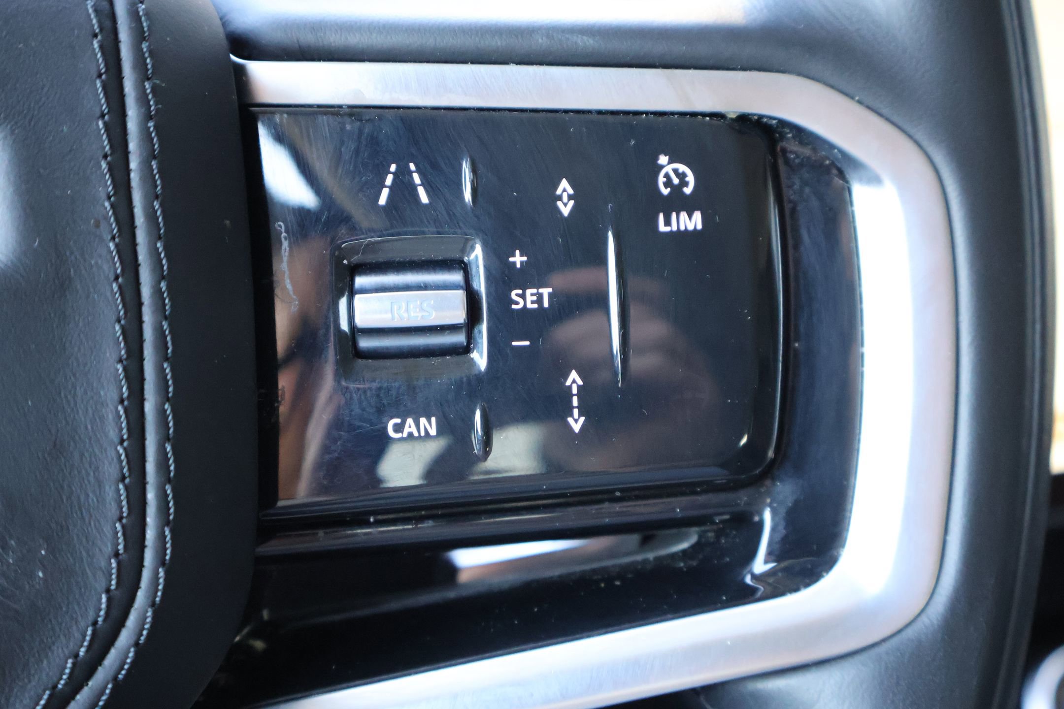 2023 Land Rover Range Rover Sport SE