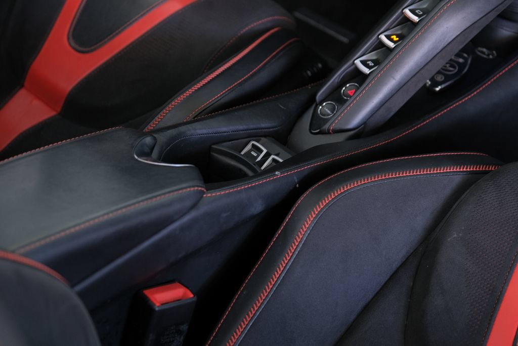 Used 2020 McLaren 720S Spider photo 13