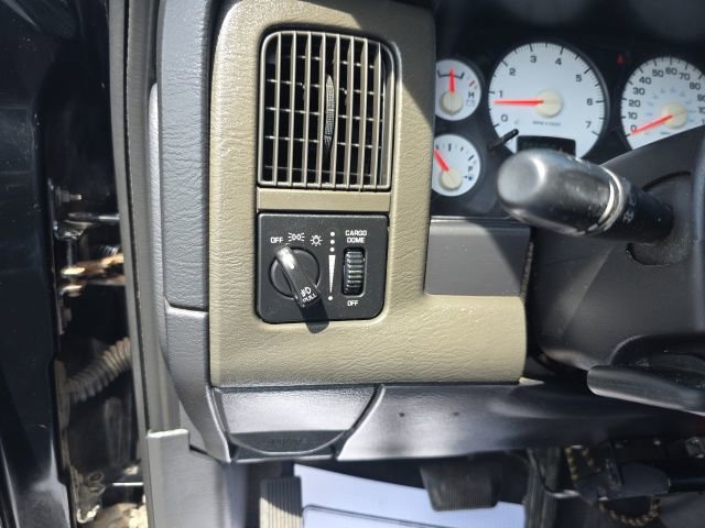 2004 Dodge Ram 2500 Truck SLT