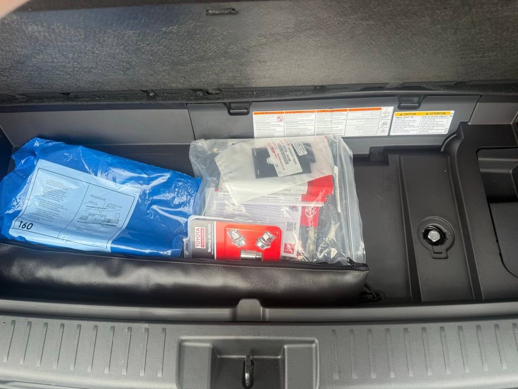 2025 Toyota Highlander Platinum