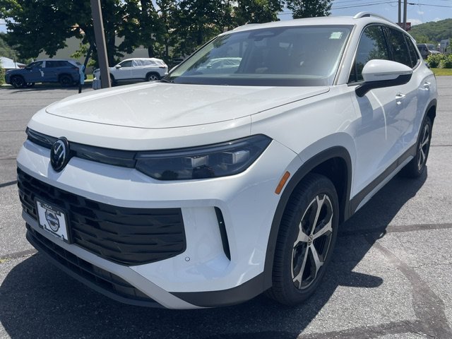 New 2026 Volkswagen Tiguan SE