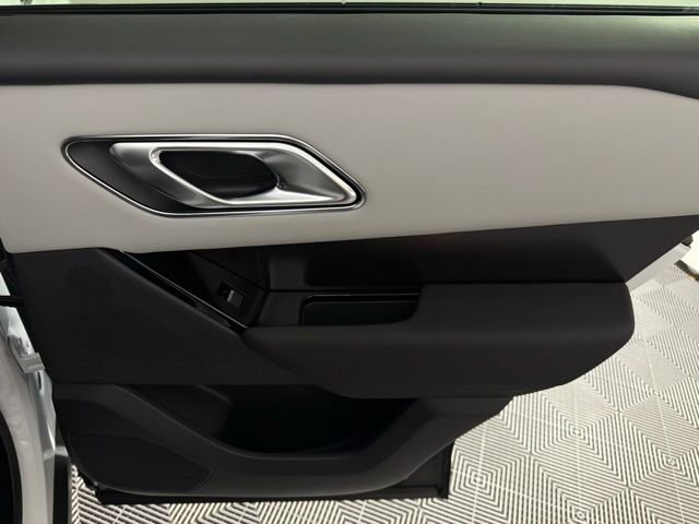 2026 Land Rover Range Rover Velar Dynamic SE