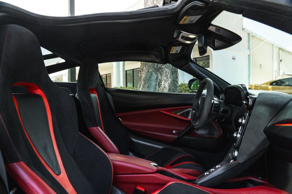 Used 2018 McLaren 720S Performance photo 21