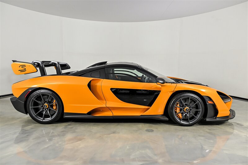 Used 2019 McLaren Senna photo 17