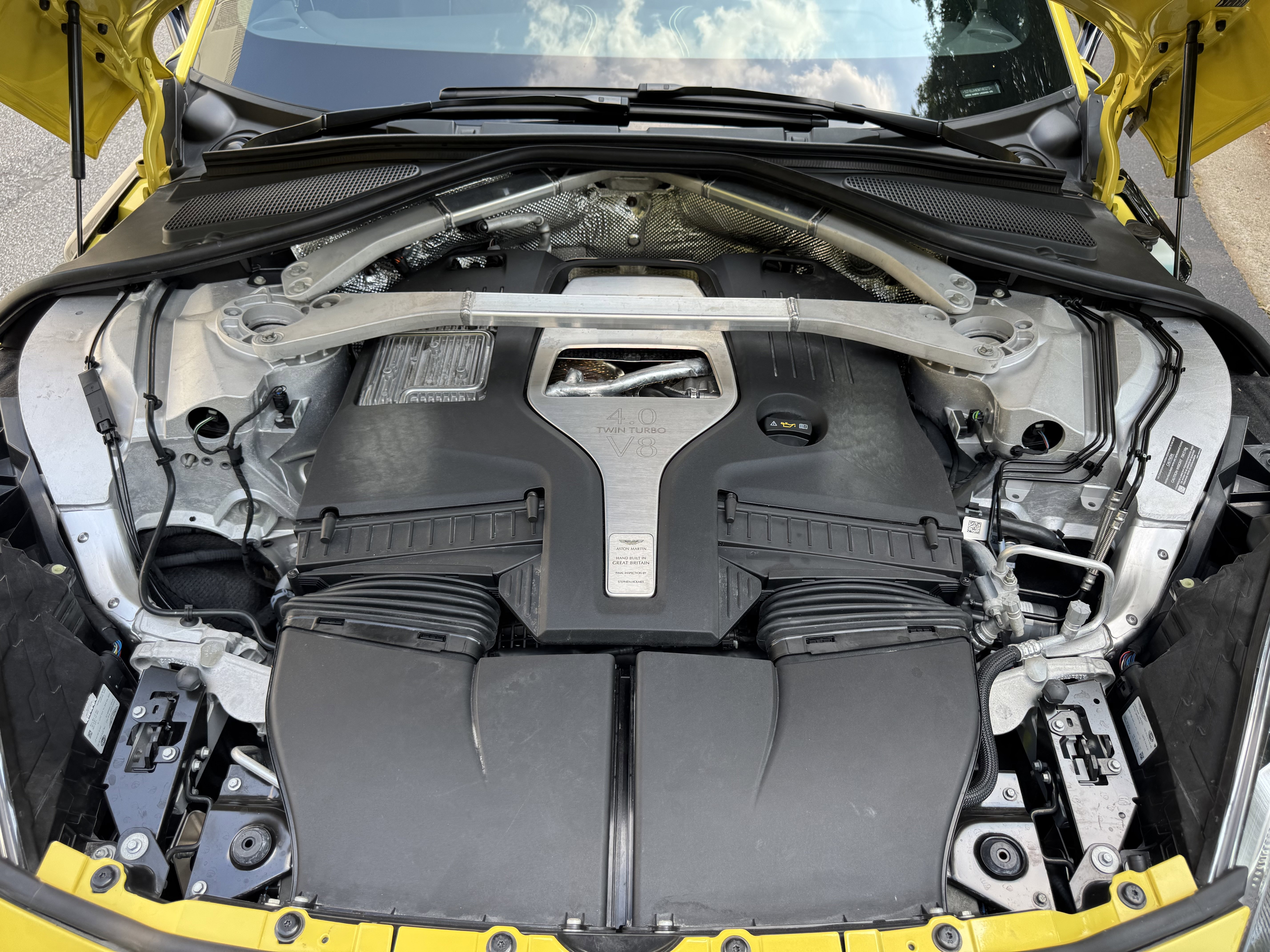 2021 Aston Martin DBX