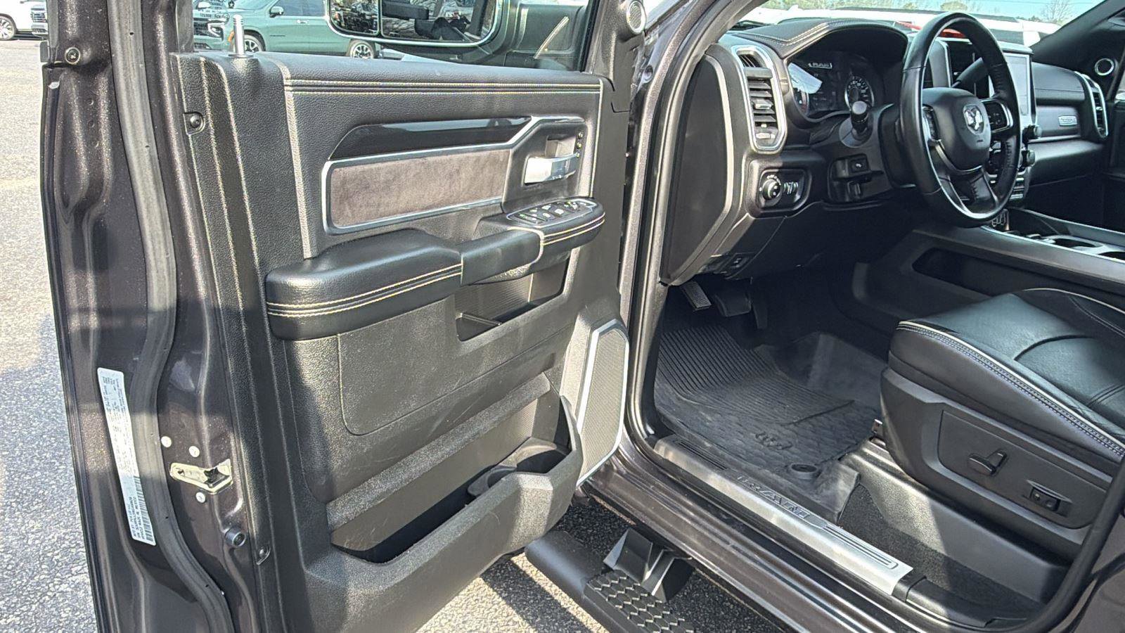 2022 RAM 3500 Laramie