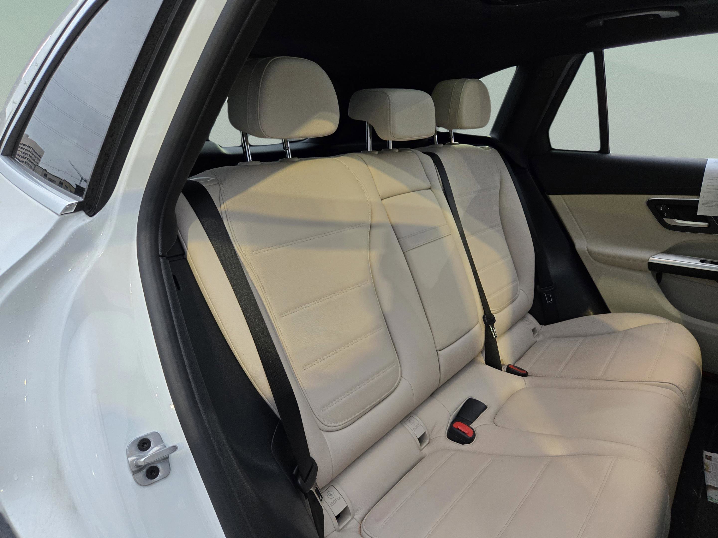 2024 Mercedes-Benz GLC 300