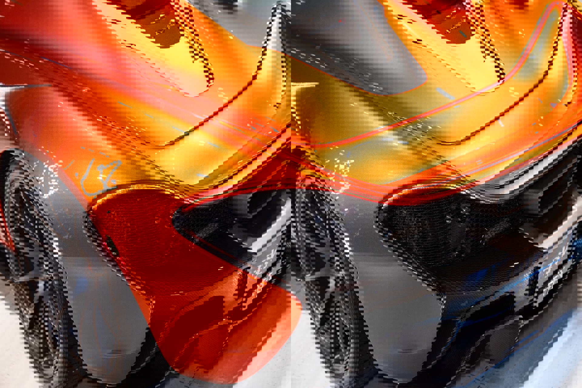 Used 2014 McLaren P1 photo 20