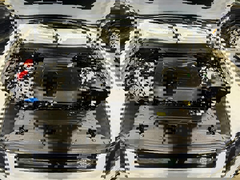 2023 Land Rover Defender 130 X-Dynamic SE