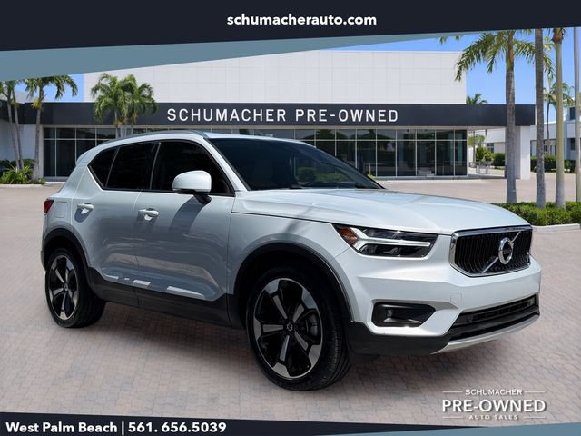 Used 2021 Volvo XC40 T4 Momentum