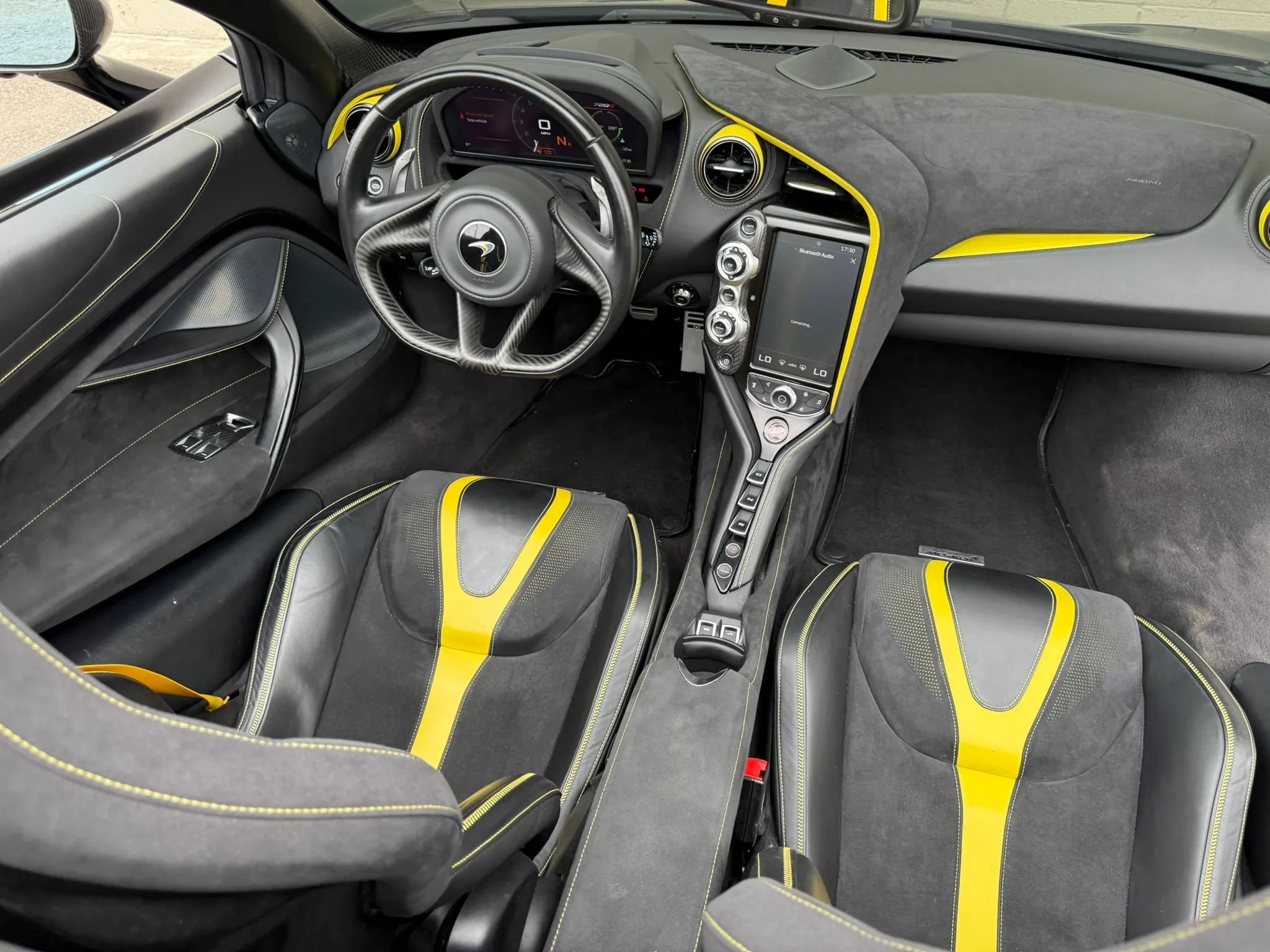 Used 2022 McLaren 720S Performance photo 36