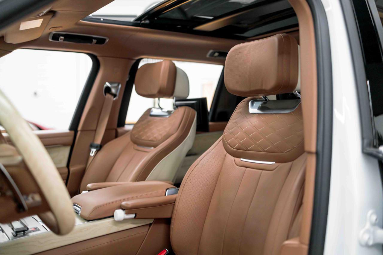 2024 Land Rover Range Rover SV