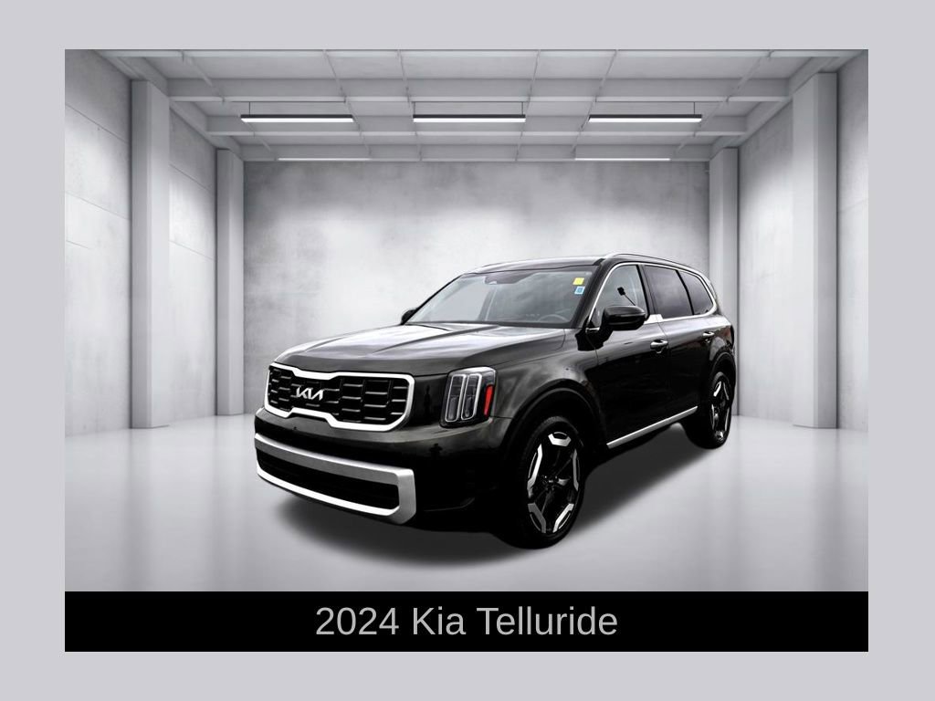 Used 2024 Kia Telluride S w/ S Sunroof Package