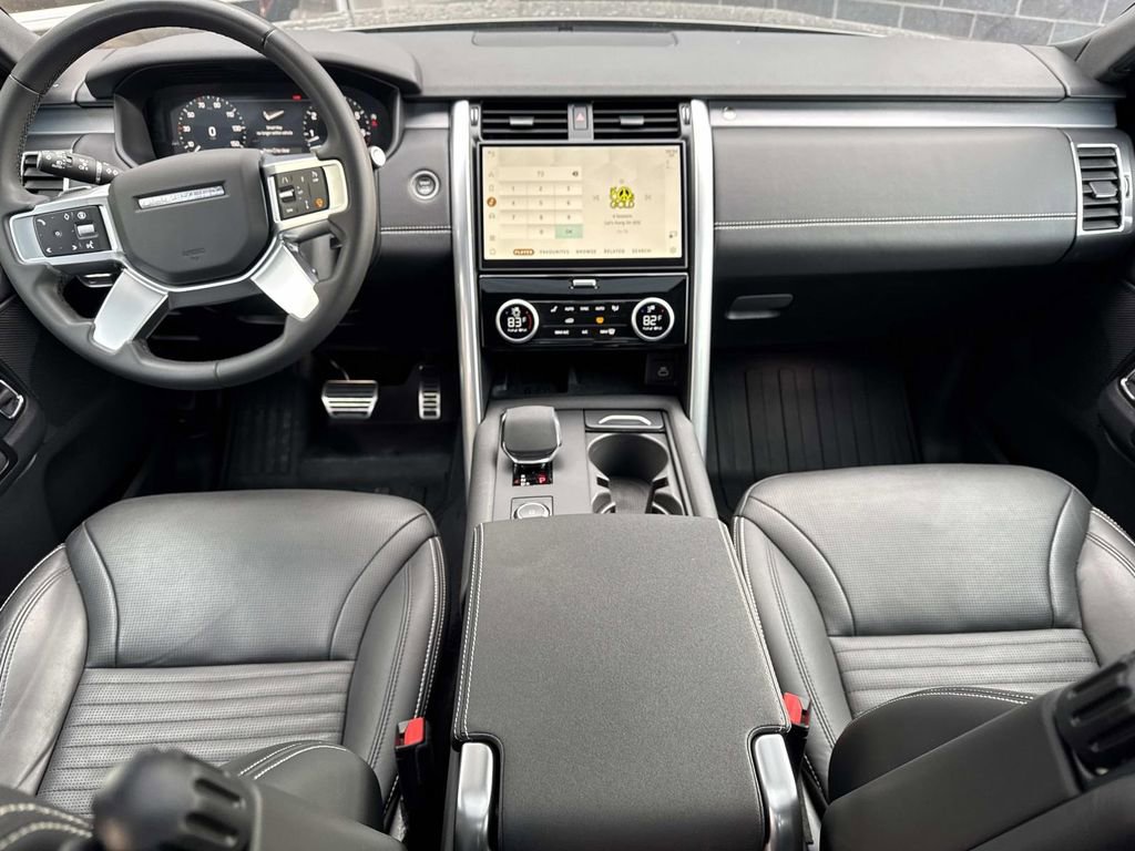 2025 Land Rover Discovery Dynamic SE