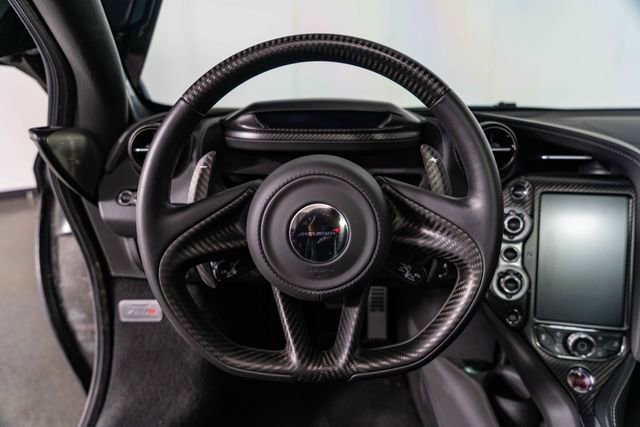 Used 2018 McLaren 720S Luxury photo 17