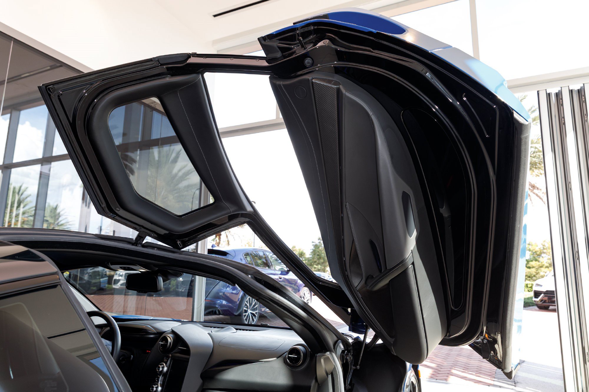 Used 2019 McLaren 720S Luxury photo 32