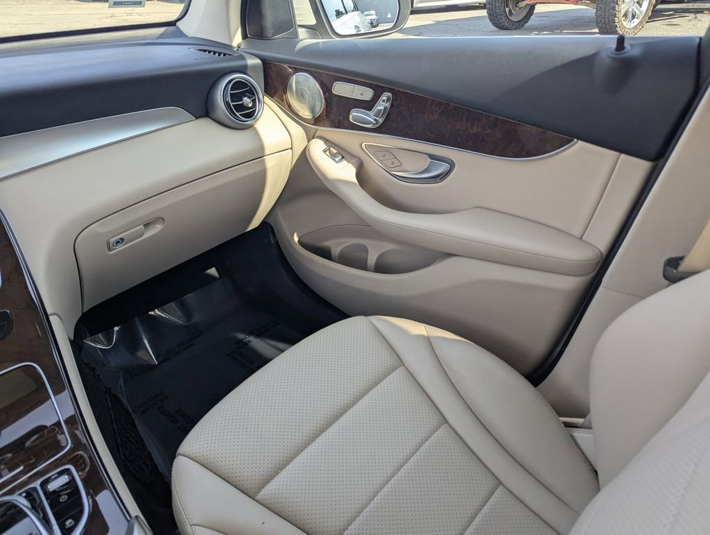 2017 Mercedes-Benz GLC 300