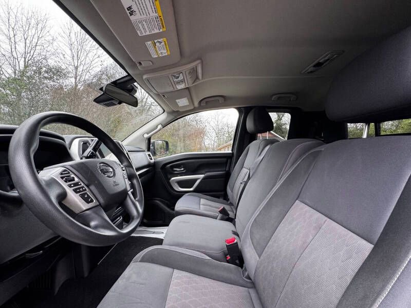 2021 Nissan Titan SV