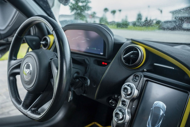 Used 2020 McLaren 720S Performance photo 29
