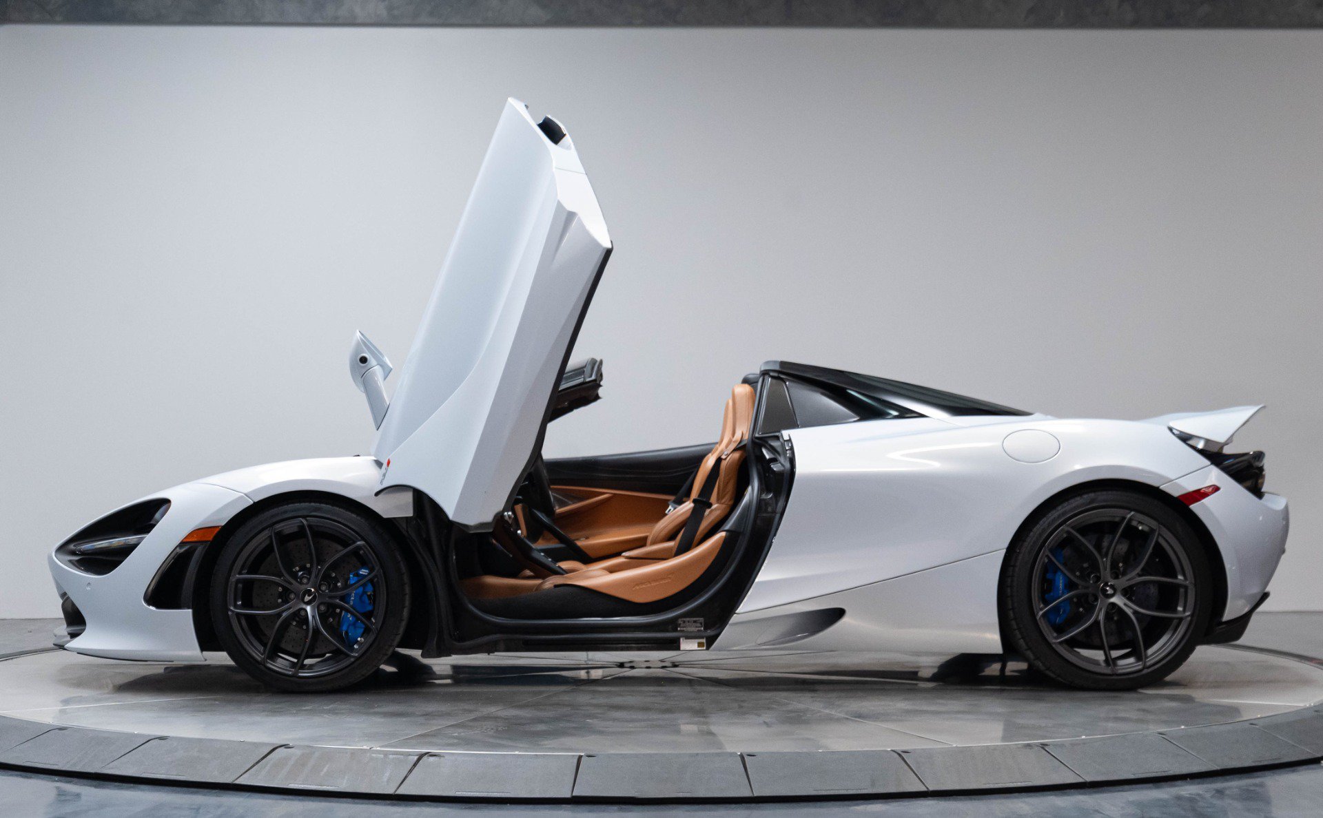 Used 2020 McLaren 720S Luxury photo 44