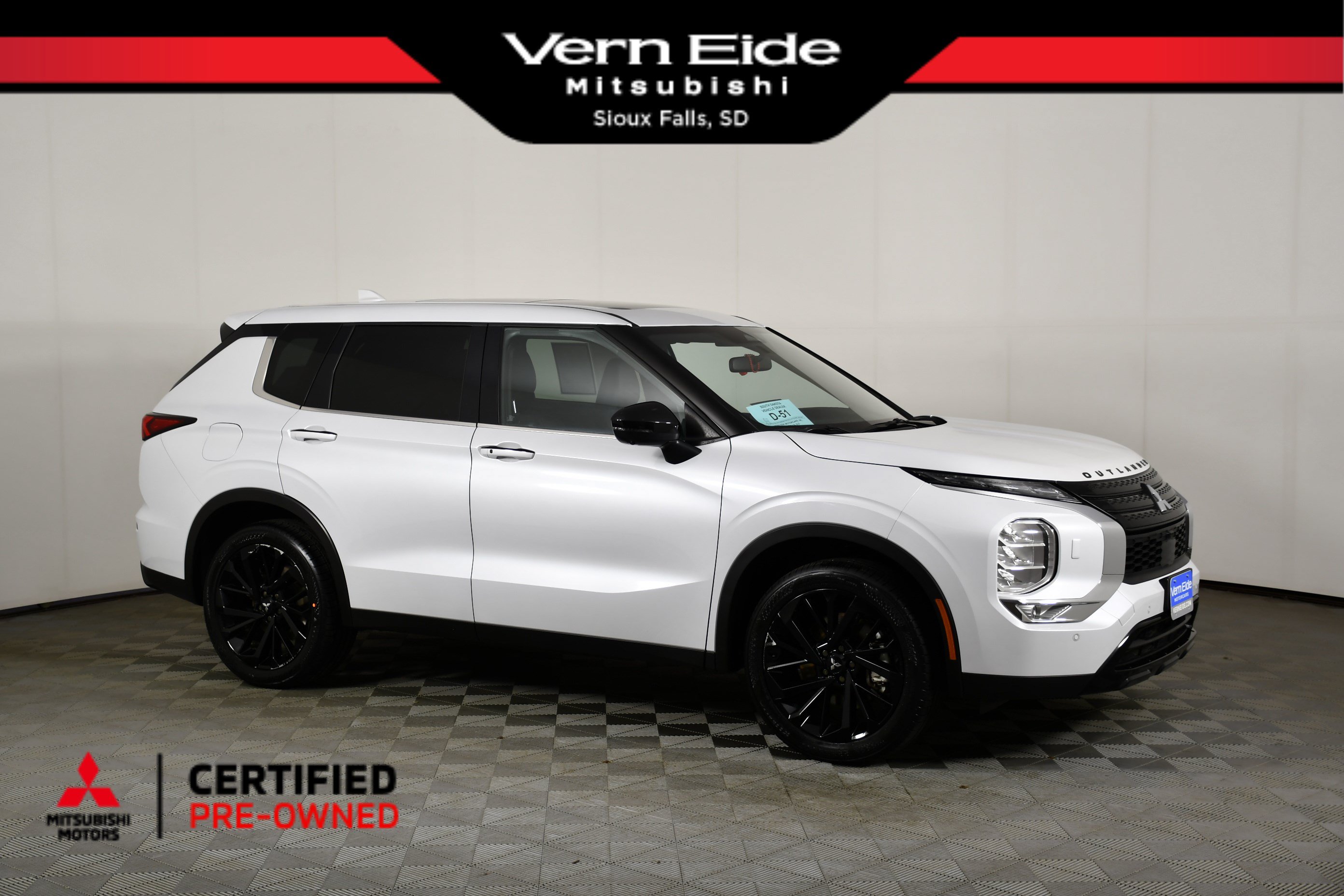 Used 2024 Mitsubishi Outlander for Sale in Sioux Falls, SD