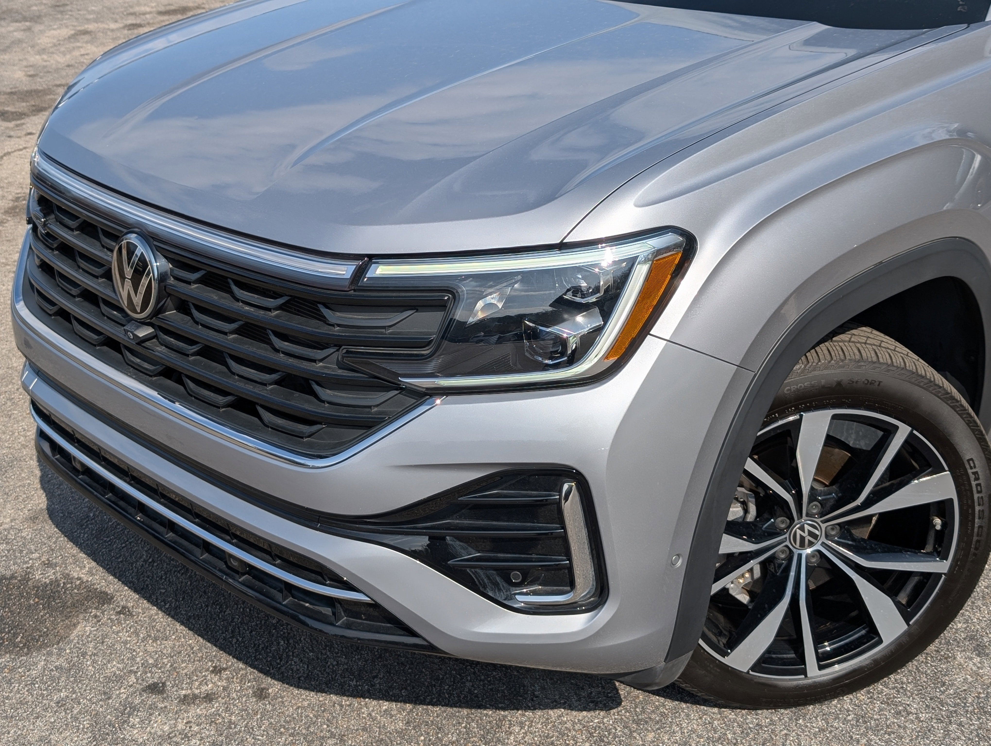 2024 Volkswagen Atlas Cross Sport SEL Premium R-Line