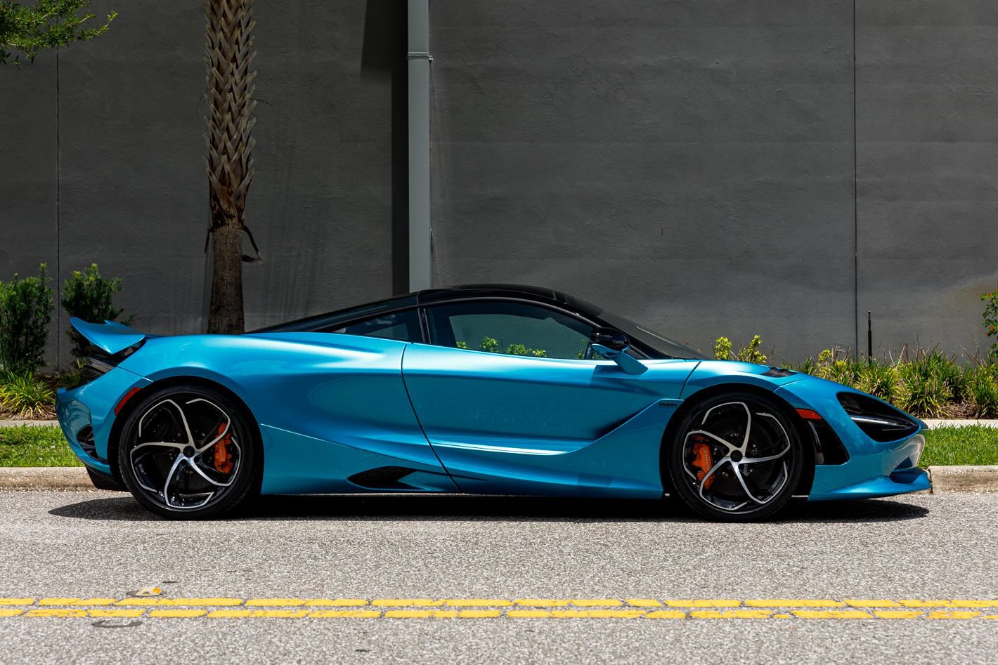 Used 2025 McLaren 750S photo 9