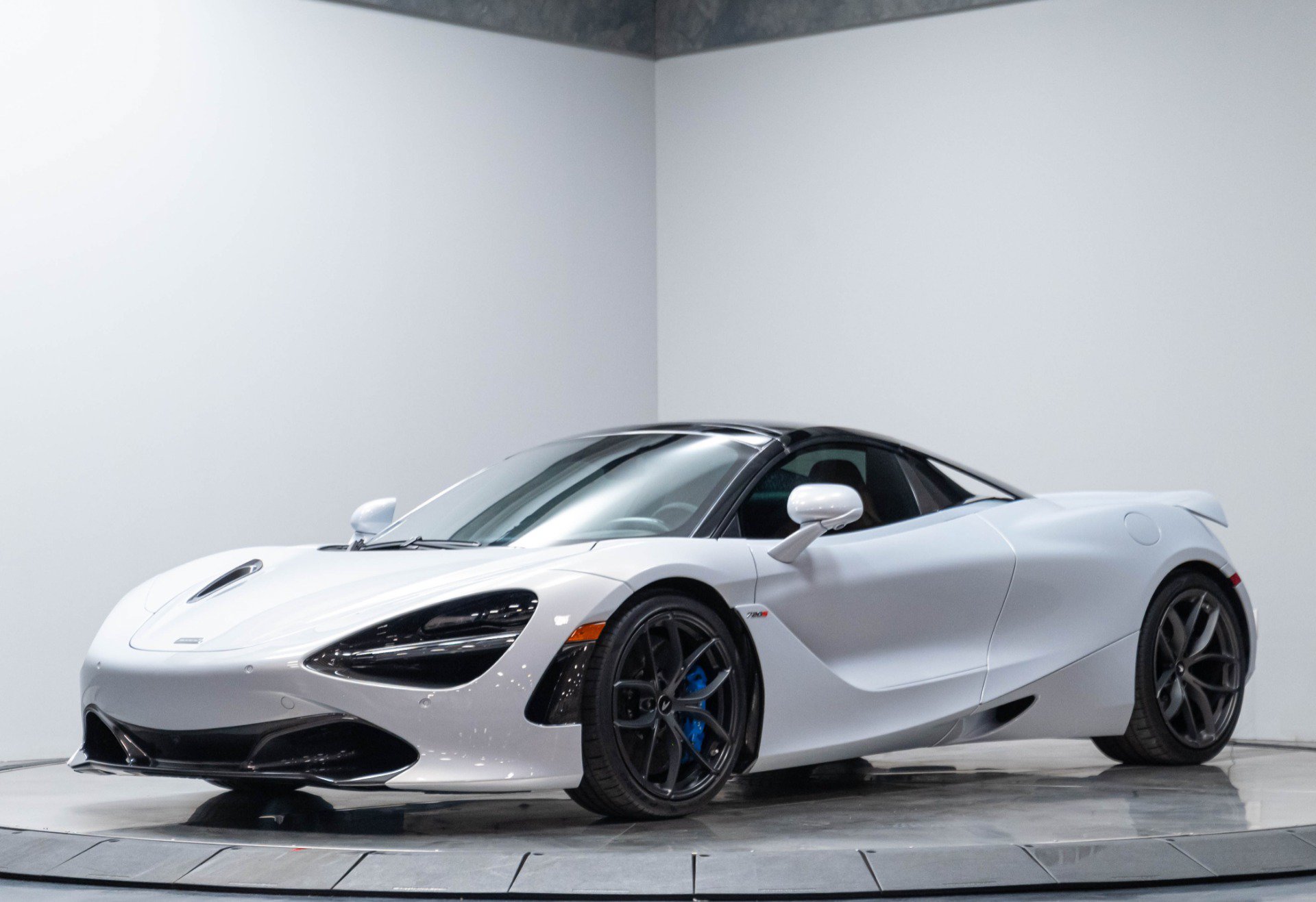 Used 2020 McLaren 720S Luxury photo 4