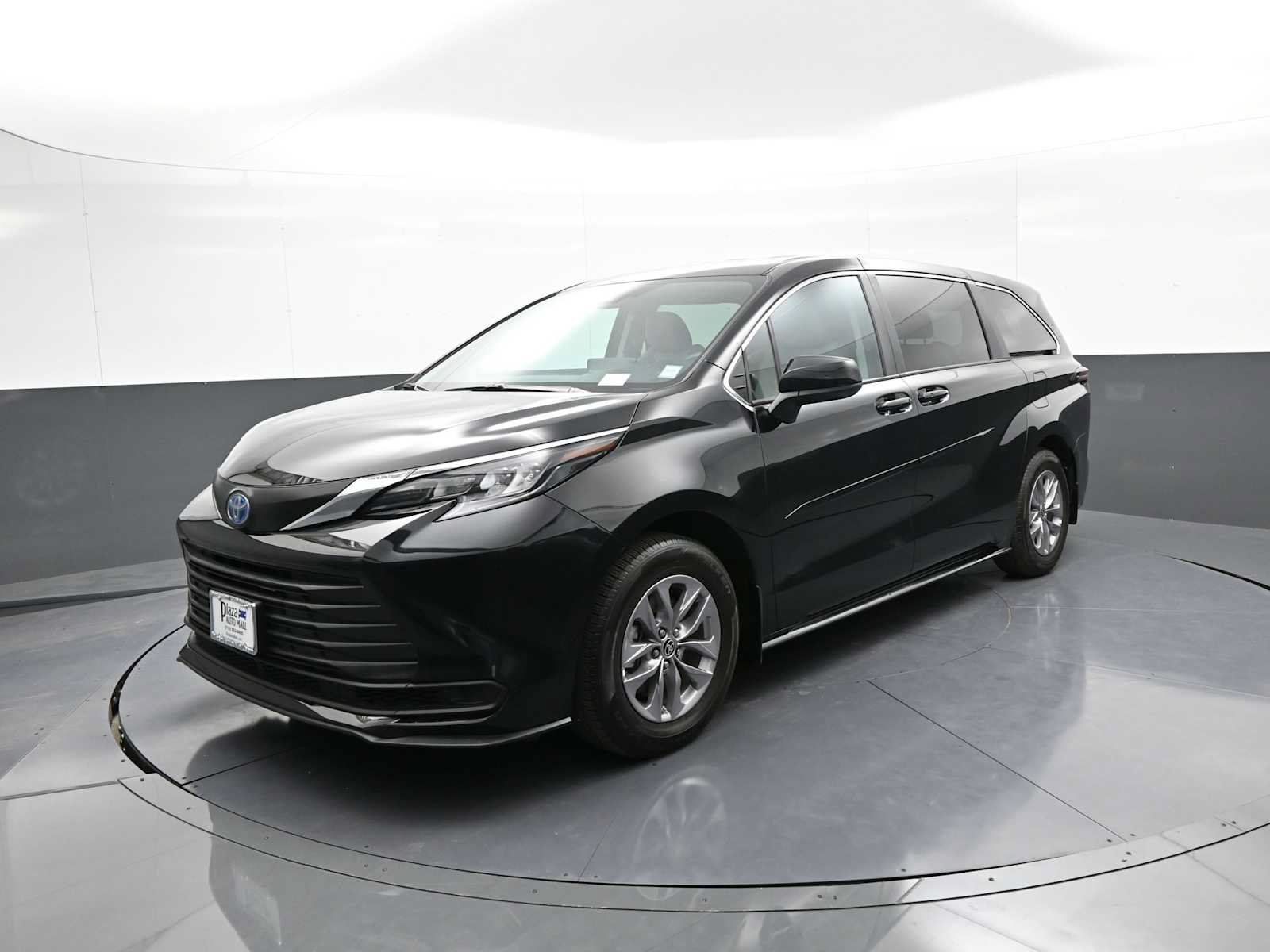 Used 2024 Toyota Sienna LE w/ Protection Package (TMS)