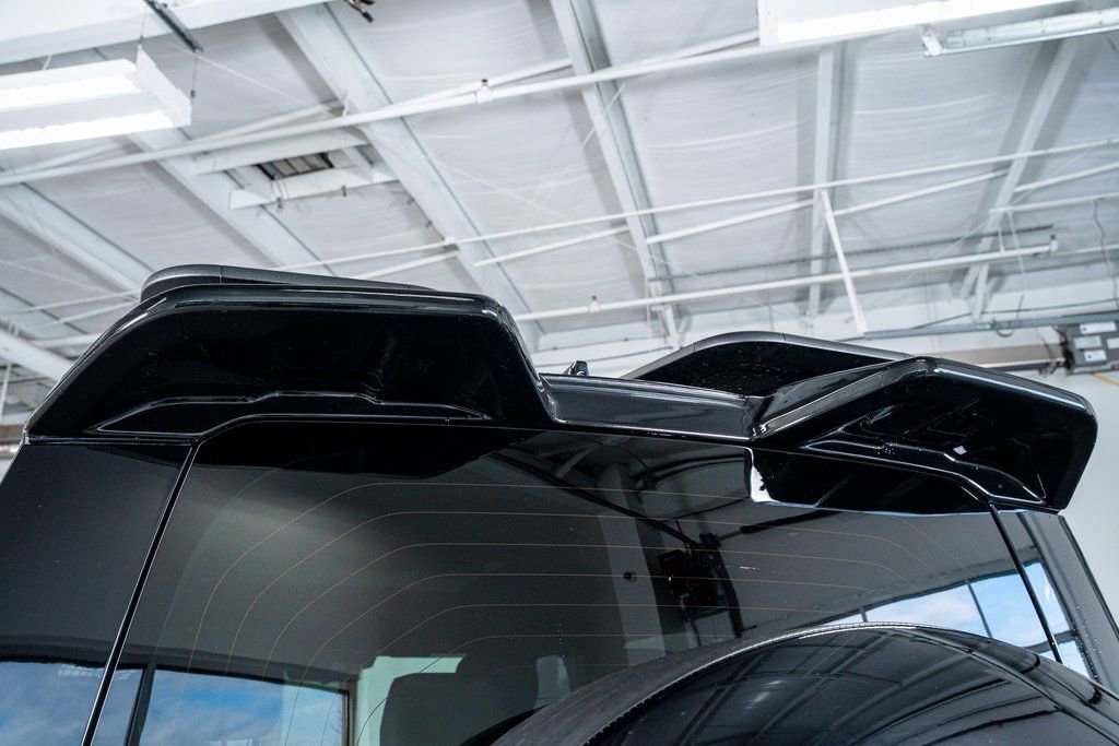 2025 Land Rover Defender 110 X