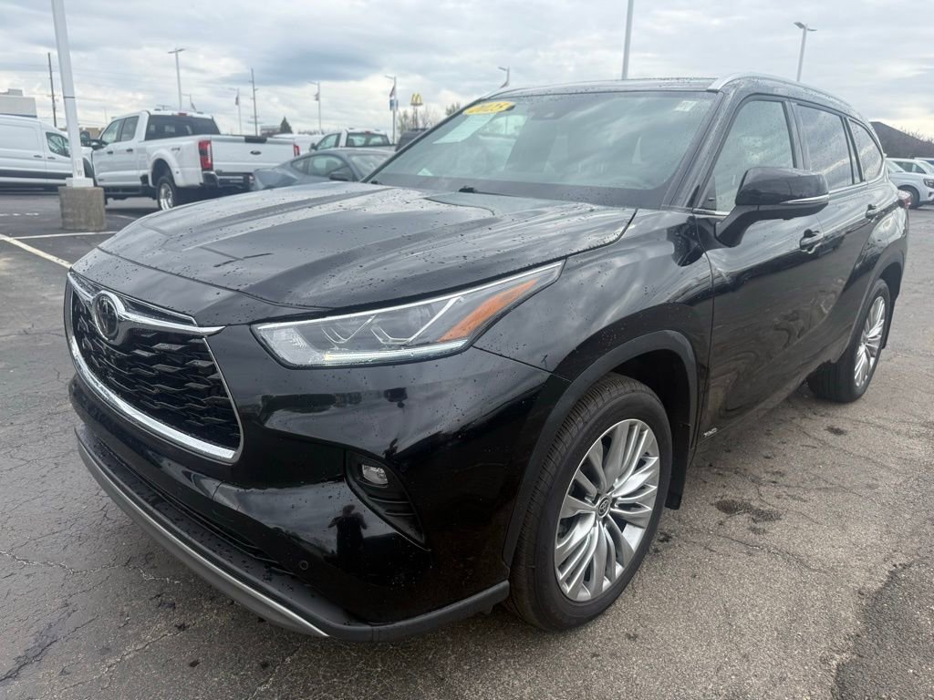 2025 Toyota Highlander Platinum