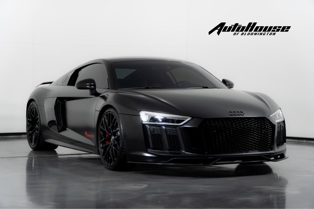 Used 2017 Audi R8 V10 w/ Carbon Interior Package