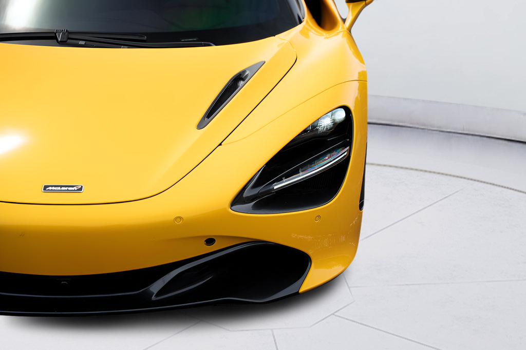 Used 2018 McLaren 720S photo 10