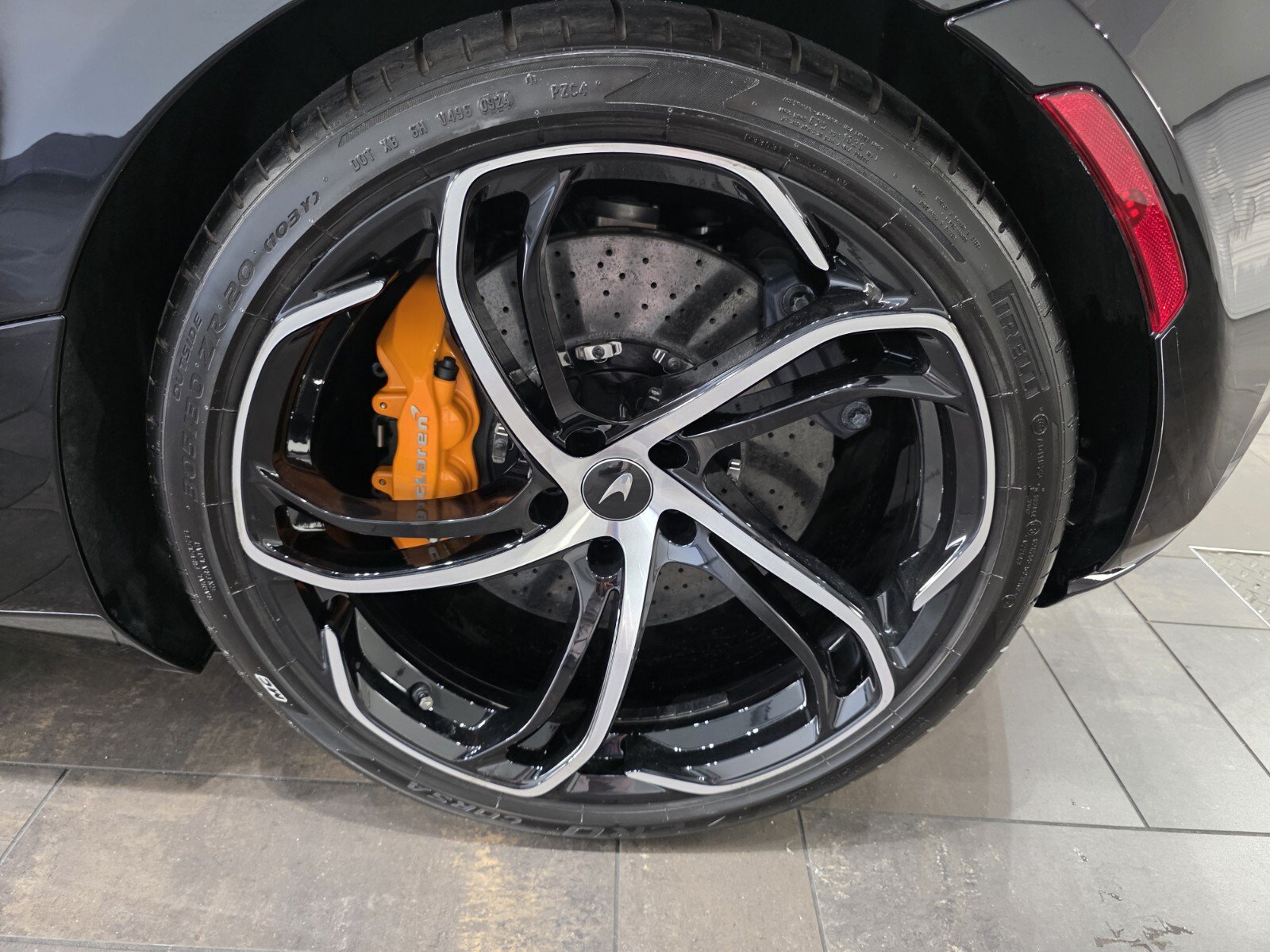 Used 2025 McLaren 750S Spider photo 21