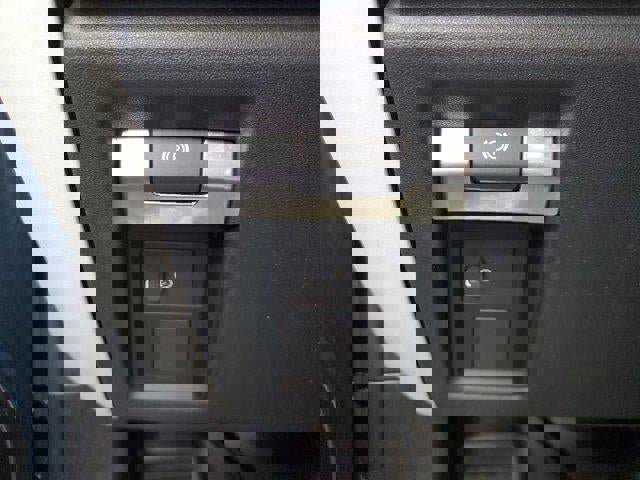 2025 Land Rover Defender 110 S