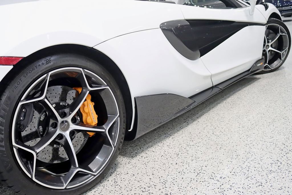 Used 2020 McLaren 600LT Spider photo 16