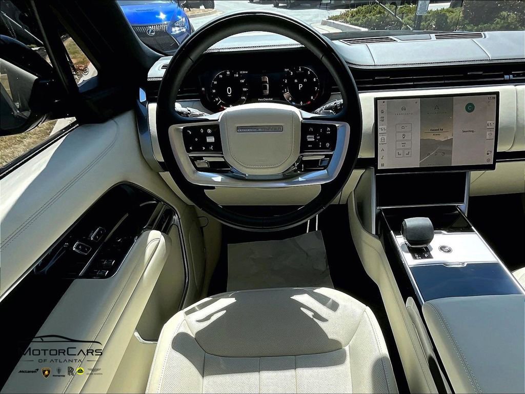 2025 Land Rover Range Rover SE