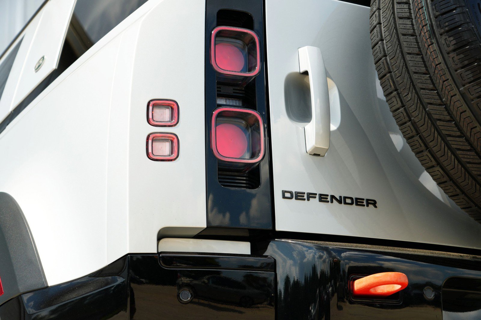 2023 Land Rover Defender 110 X