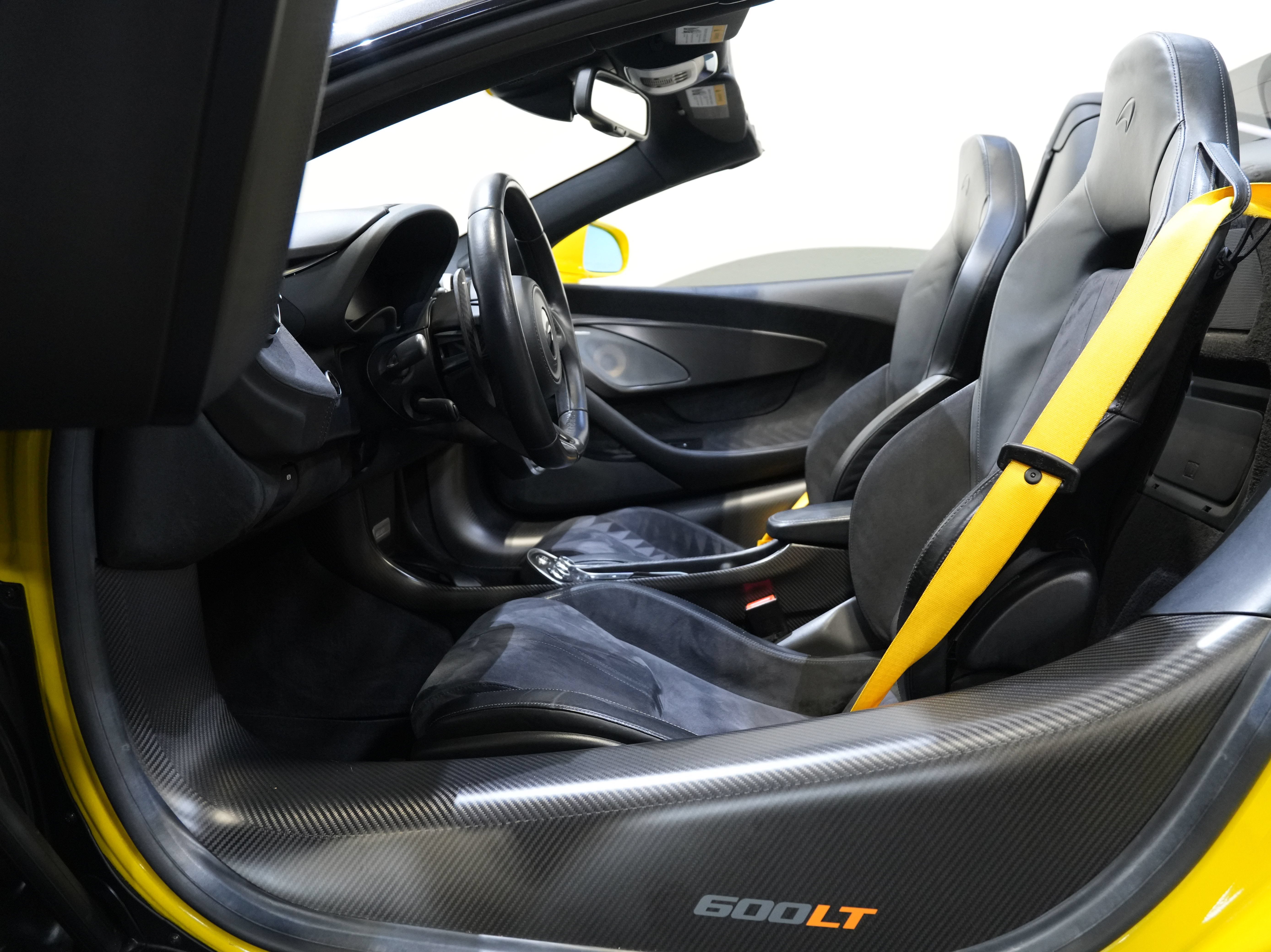 Used 2020 McLaren 600LT Spider photo 31