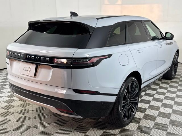 2026 Land Rover Range Rover Velar Dynamic SE