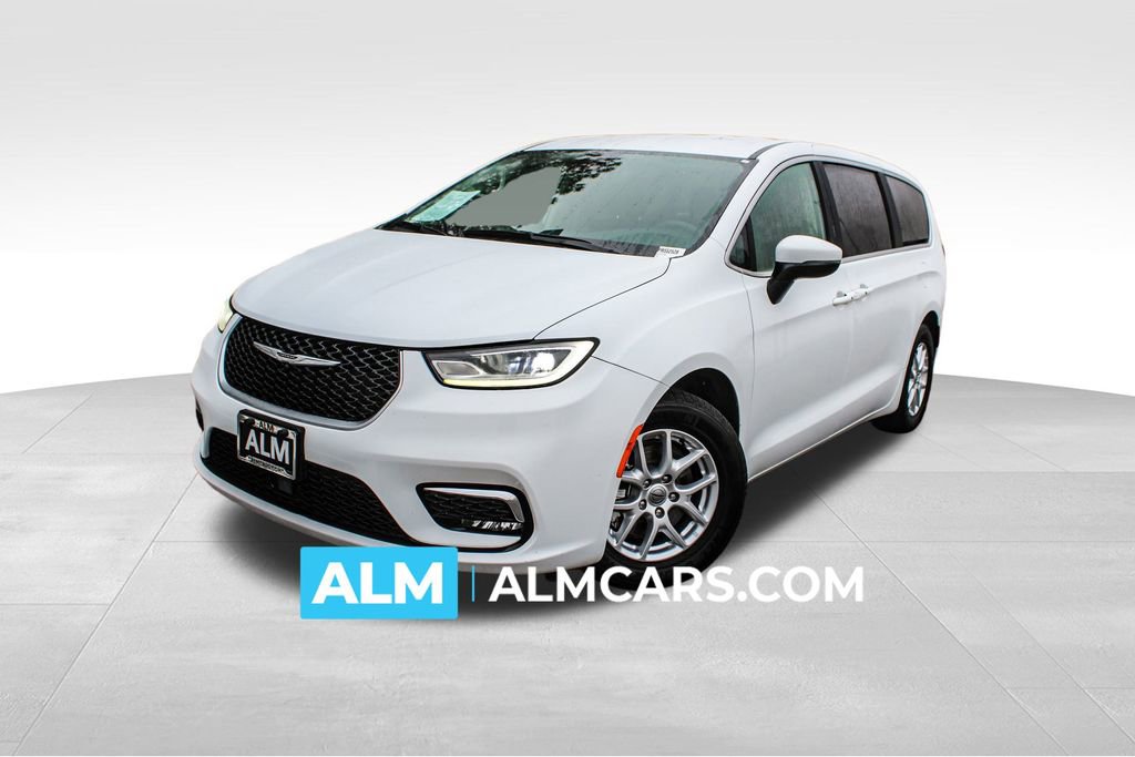 2023 Chrysler Pacifica Touring-L