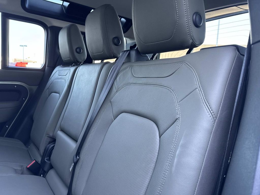 2024 Land Rover Defender 110 S