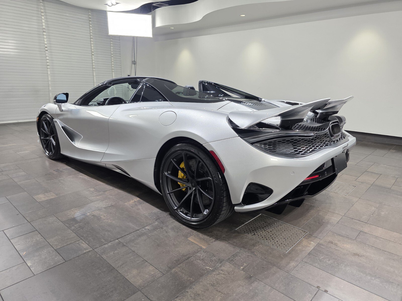 New 2027 McLaren 750S Spider 4