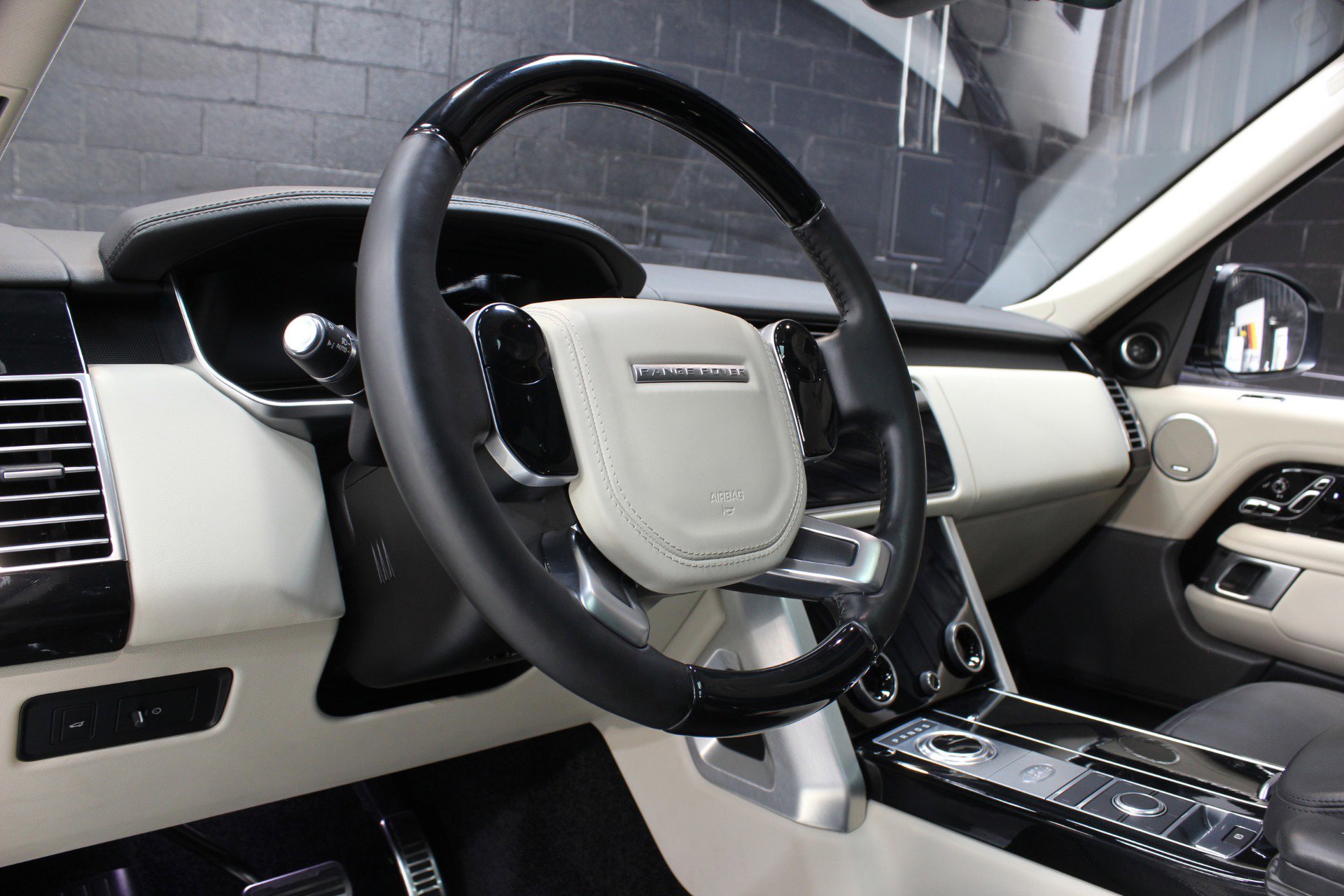 2021 Land Rover Range Rover Westminster Edition