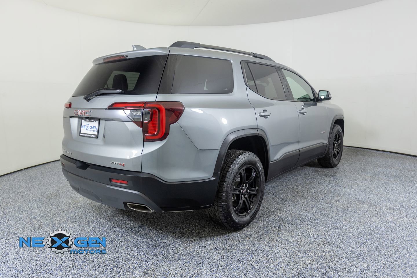 2023 GMC Acadia AT4