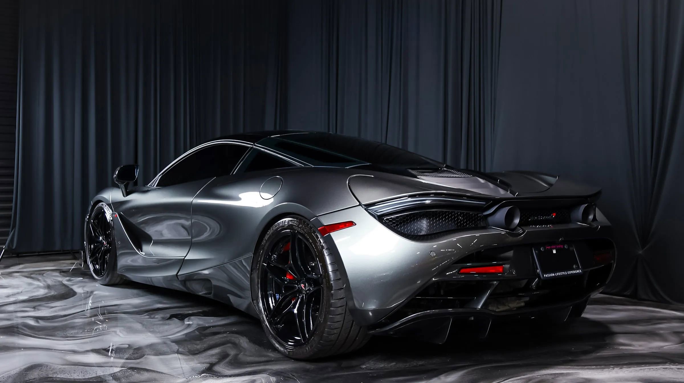Used 2018 McLaren 720S Luxury photo 15
